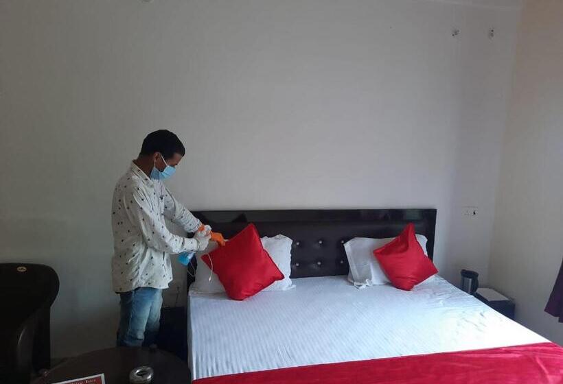 酒店 Mehraz Residency