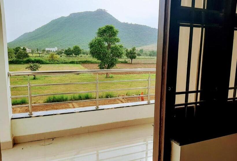 هتل Divine Palace Pushkar