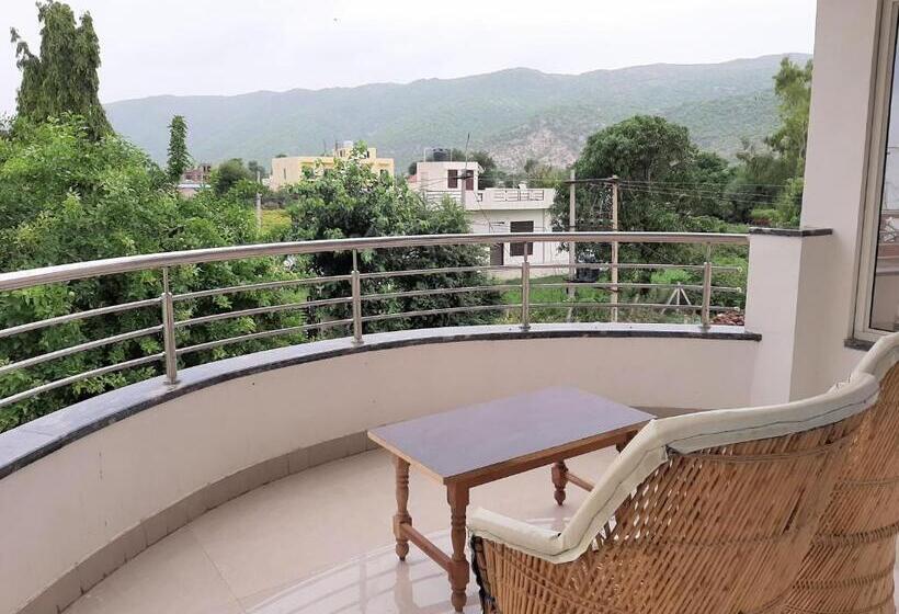 هتل Divine Palace Pushkar