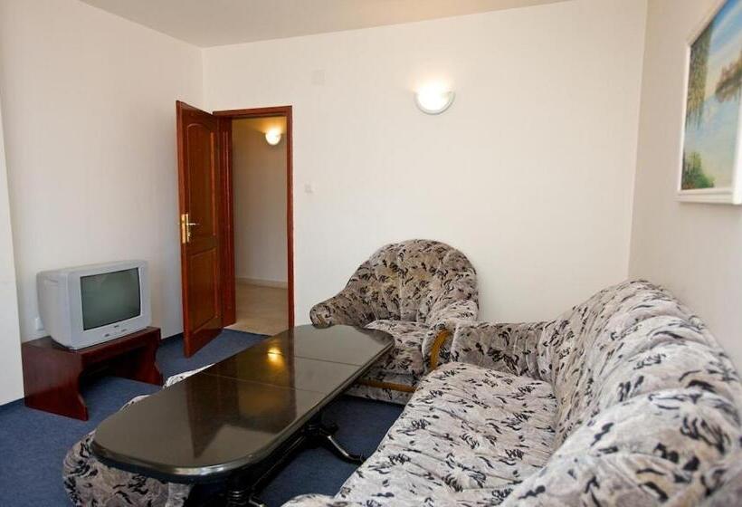 فندق семеен хотел елена палас