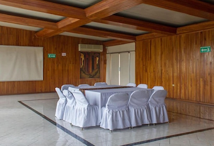 Отель Lacantum By Rotamundos