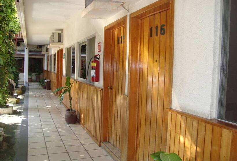 Отель Lacantum By Rotamundos