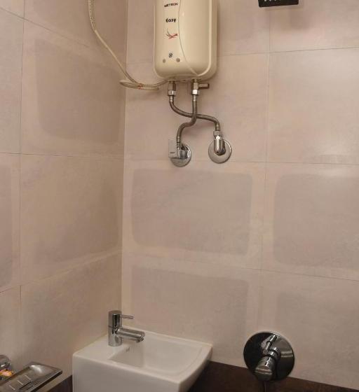 Отель Mantra Residency