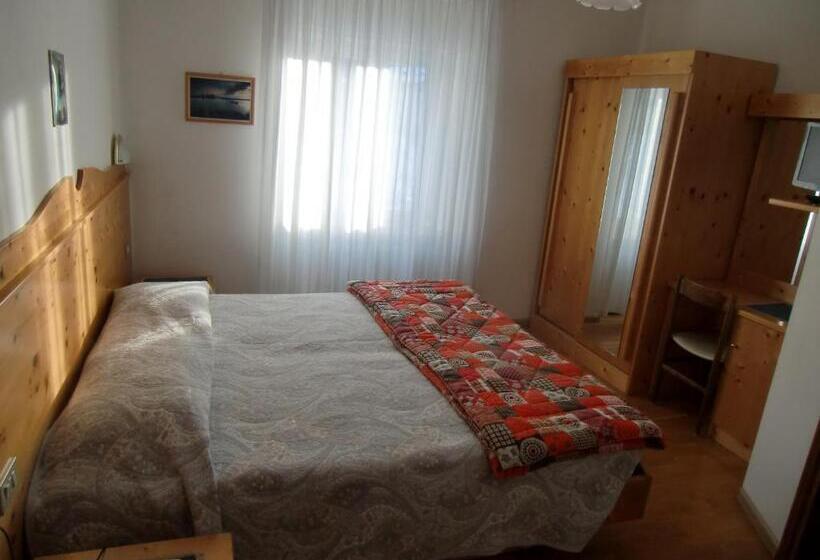 בית מלון כפרי Miramonti