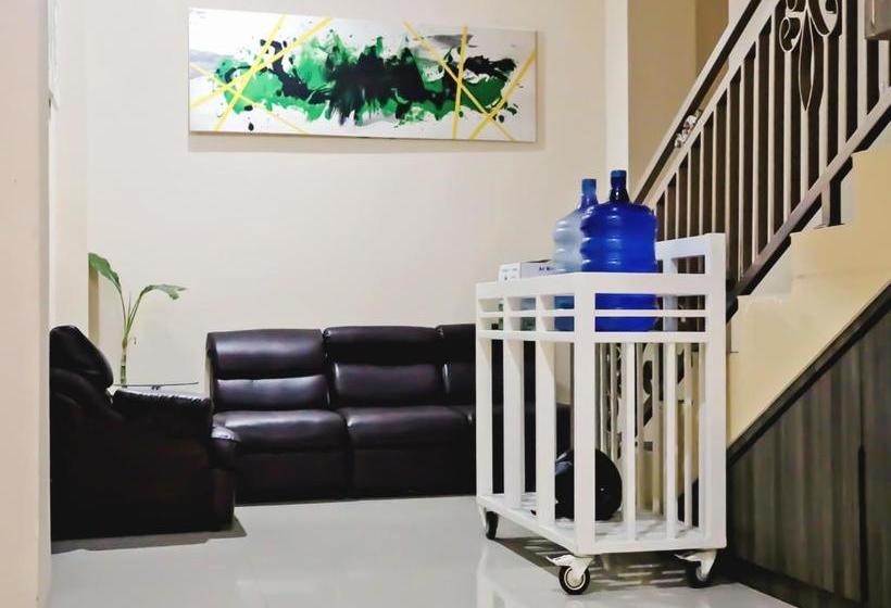 בית מלון כפרי Fazarel Residence Syariah