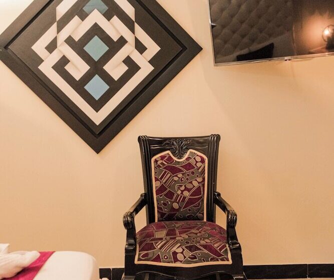 בית מלון כפרי Plaza Garibaldi