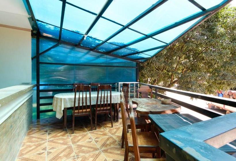 호텔 Reddoorz @ Poblacion 6 Coron