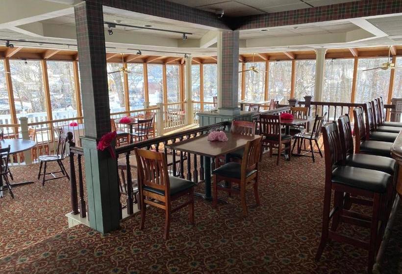 בית מלון כפרי The Stowe Inn &tavern