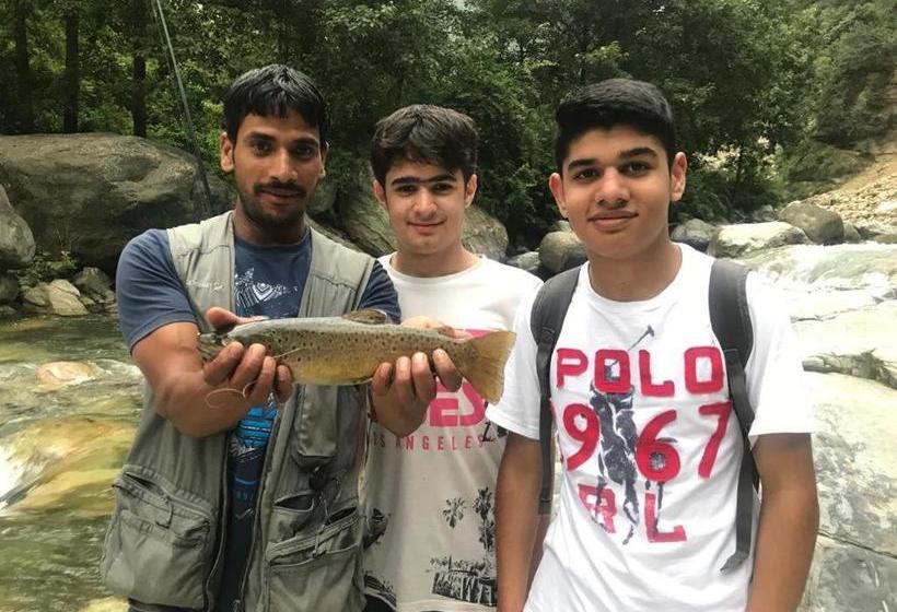 호텔 Tirthan Anglers  Retreat