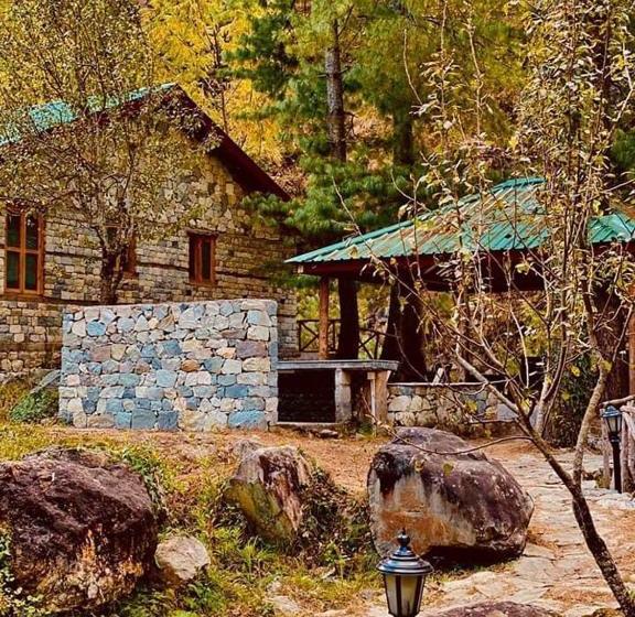 호텔 Tirthan Anglers  Retreat