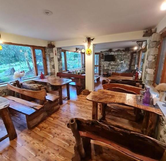 호텔 Tirthan Anglers  Retreat