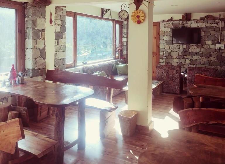 호텔 Tirthan Anglers  Retreat