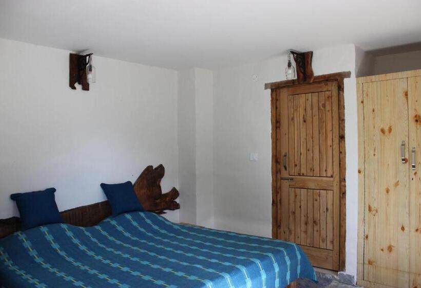 호텔 Tirthan Anglers  Retreat