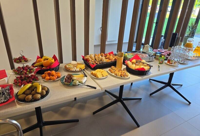 Отель Villa Thermae Santenay