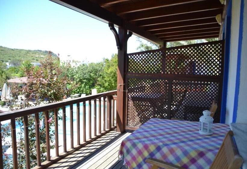 Paradise Gümüşlük