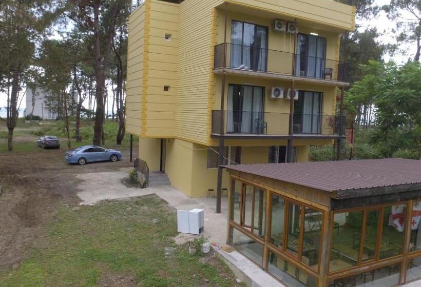 پانسیون Black Sea House Georgia