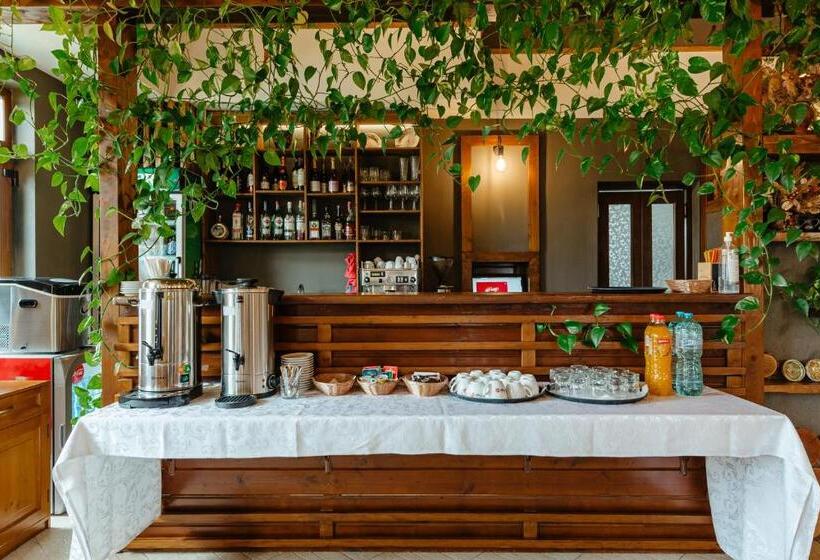 פנסיון Casa Dinainte Young And Adults Only