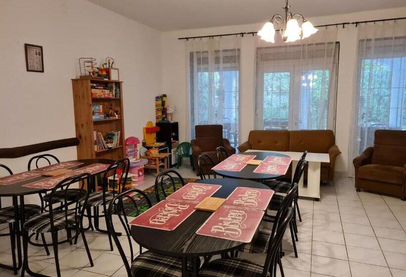 Пансион Fertődi Kúria Vendégház