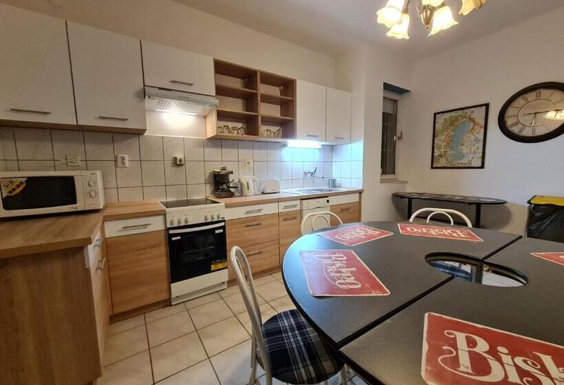 Пансион Fertődi Kúria Vendégház