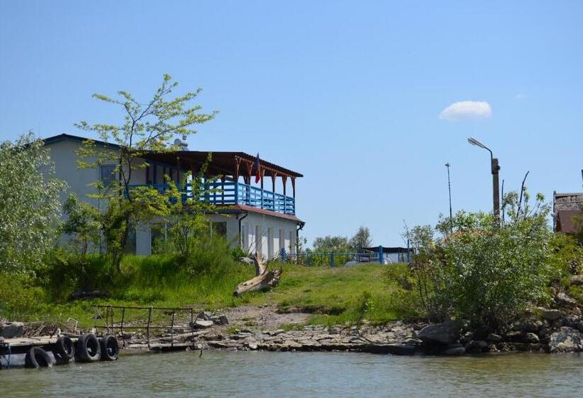 بنسيون Gorgova Inn