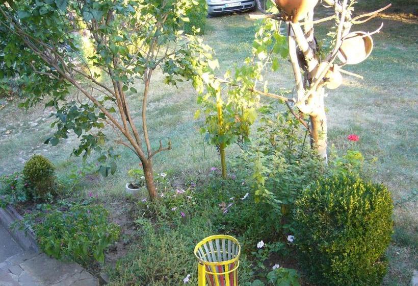 بنسيون Guest House With The Wooden Plough