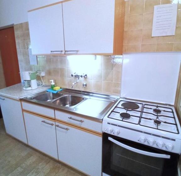 Пансион Guesthouse Cecilia