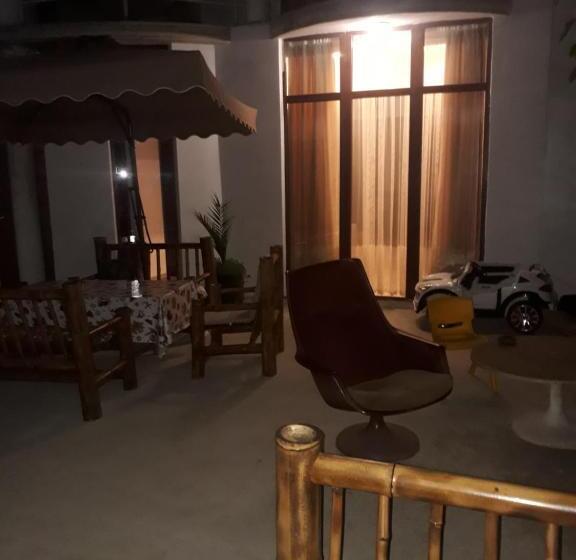 پانسیون Merabi Guest House