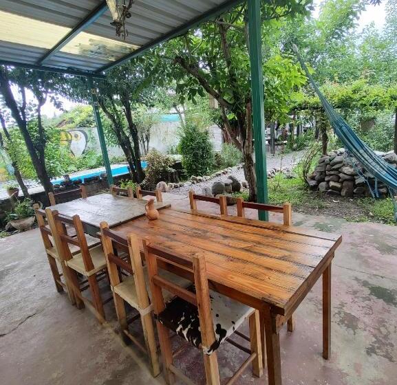 Пансион Onda Verde Hostel