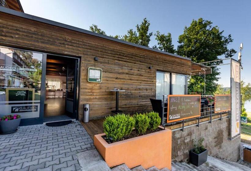 펜션 Penziony Gaudeo