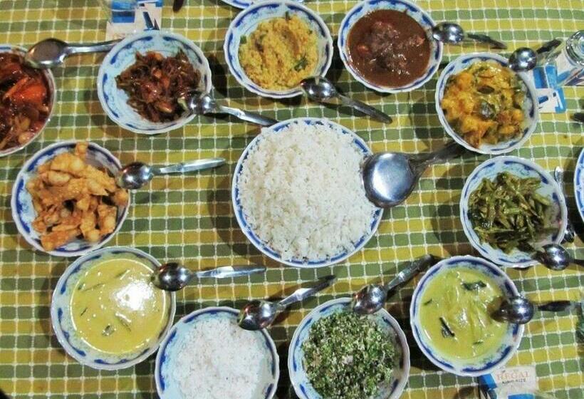 ペンション White House Hostel