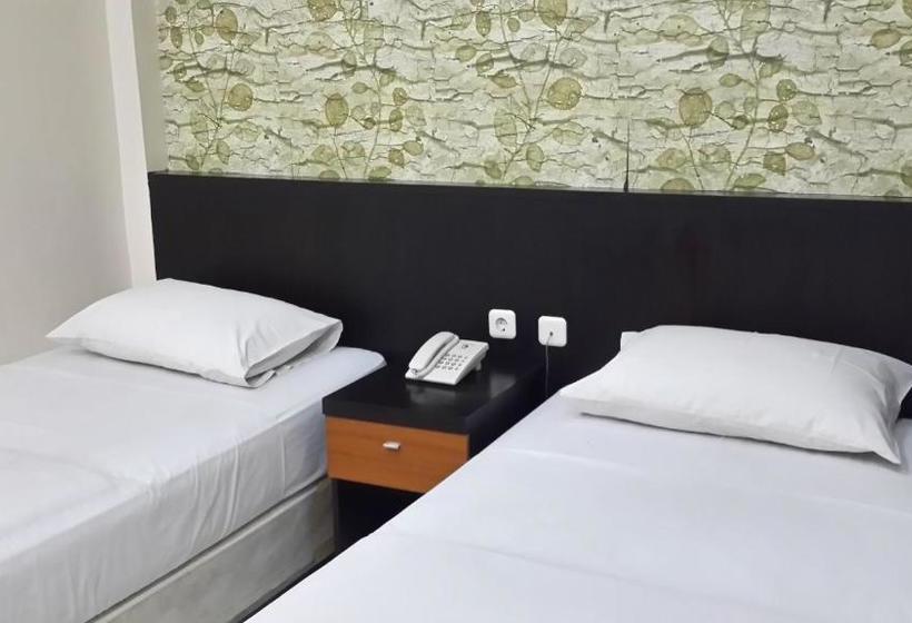 Pension Wisma Davinci Roxy