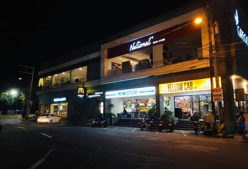 Reddoorz @ Golite Old Albay   Hostel