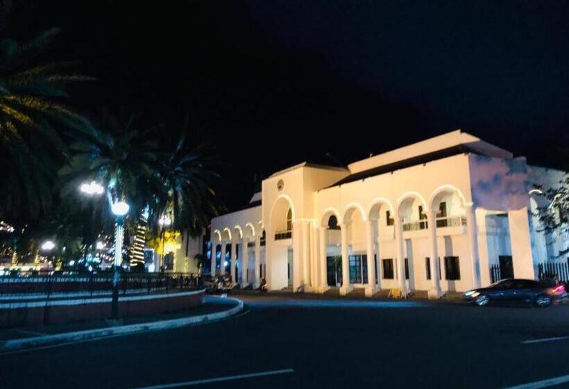 Reddoorz @ Golite Old Albay   Hostel