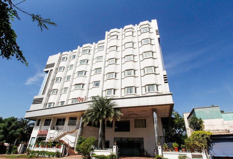 Capital O 61144 Hotel Raj