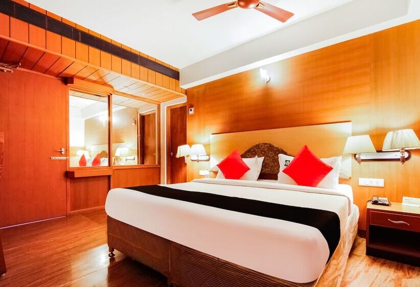 Capital O 61144 Hotel Raj