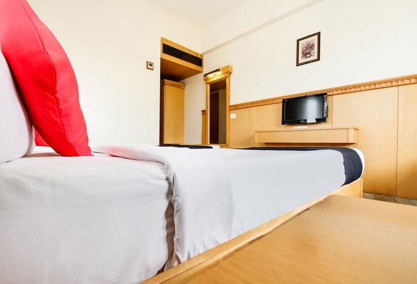 Capital O 61144 Hotel Raj