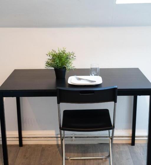 호텔 Capstay   Trith Netflix