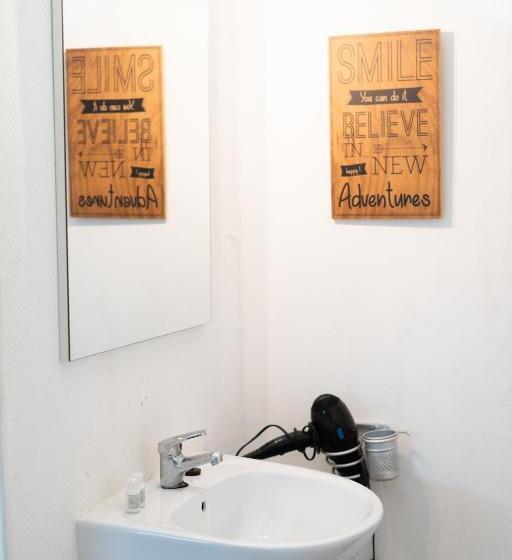 호텔 Capstay   Trith Netflix