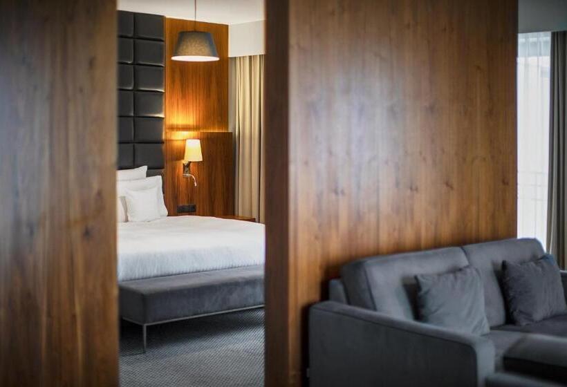 Heron Live Hotel Marina & Spa