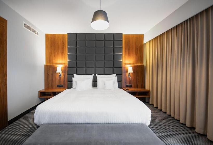 Heron Live Hotel Marina & Spa