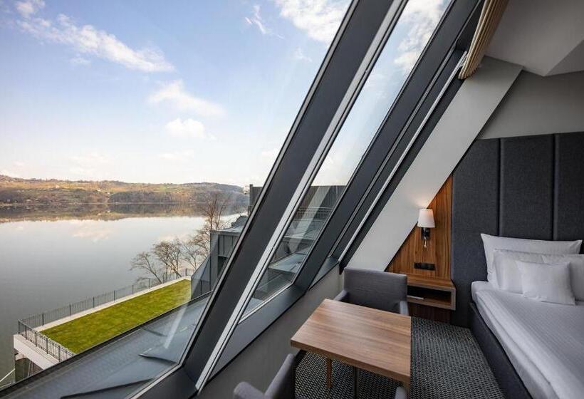 Heron Live Hotel Marina & Spa