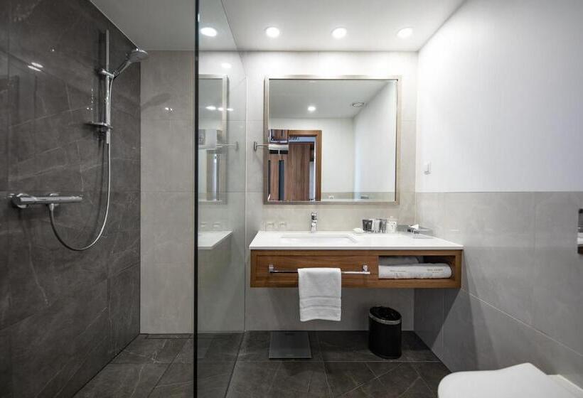 Heron Live Hotel Marina & Spa