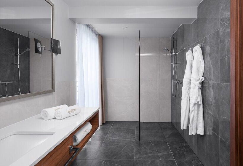 Heron Live Hotel Marina & Spa