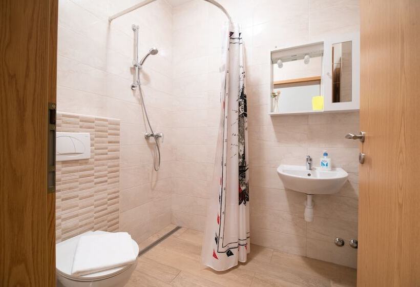 هتل House Dormica