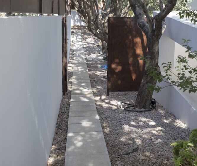 בית מלון כפרי Infinity White Complex