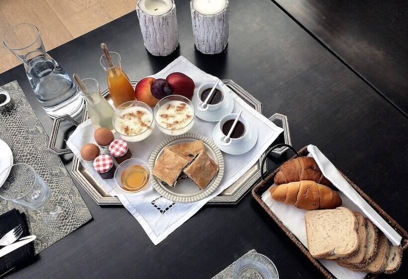 בית מלון כפרי Infinity White Complex