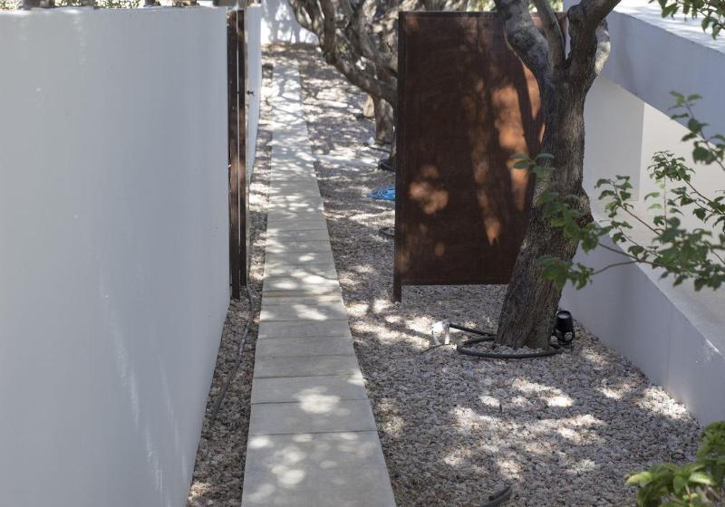 בית מלון כפרי Infinity White Complex