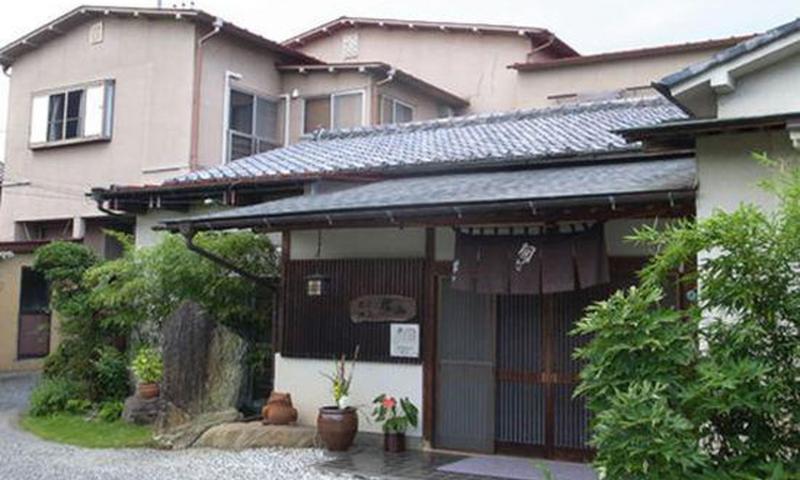 בית מלון כפרי Kappo Ryokan Shiroyama