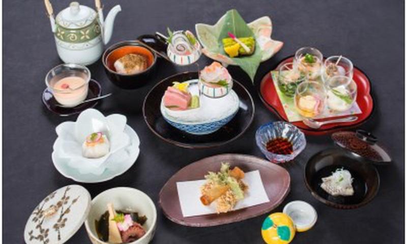 בית מלון כפרי Kappo Ryokan Shiroyama