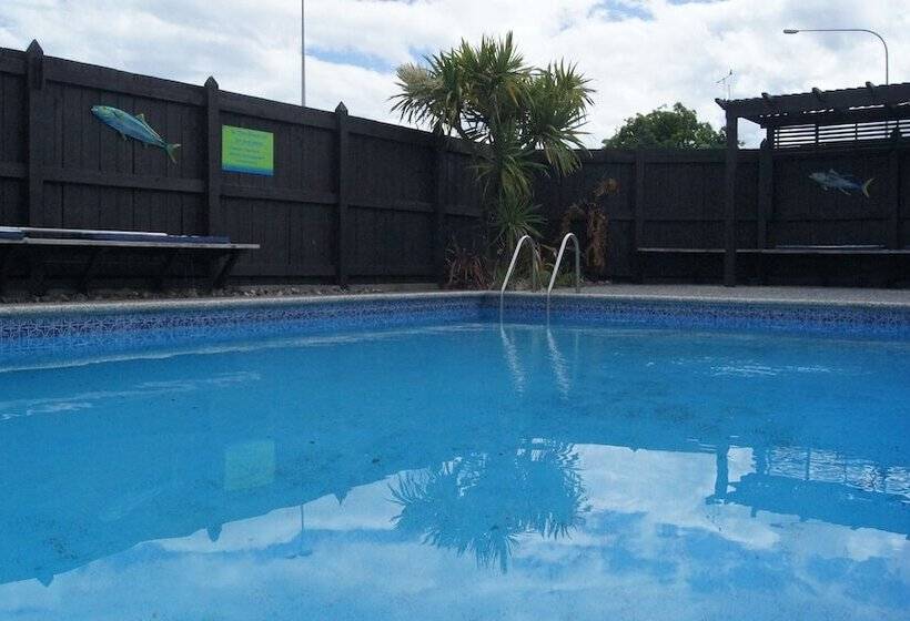 Отель Richmond Holiday Park